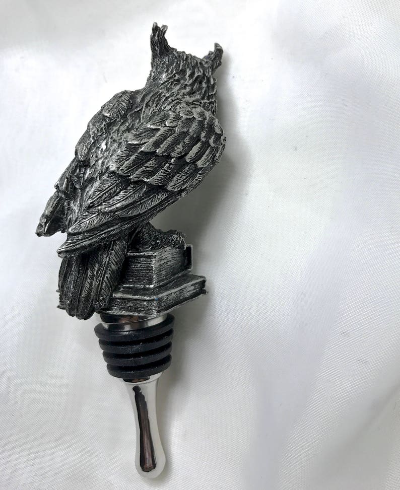 Horned Owl Winestopper image 5