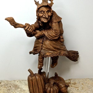 La Befana the Witch Sculpture image 3