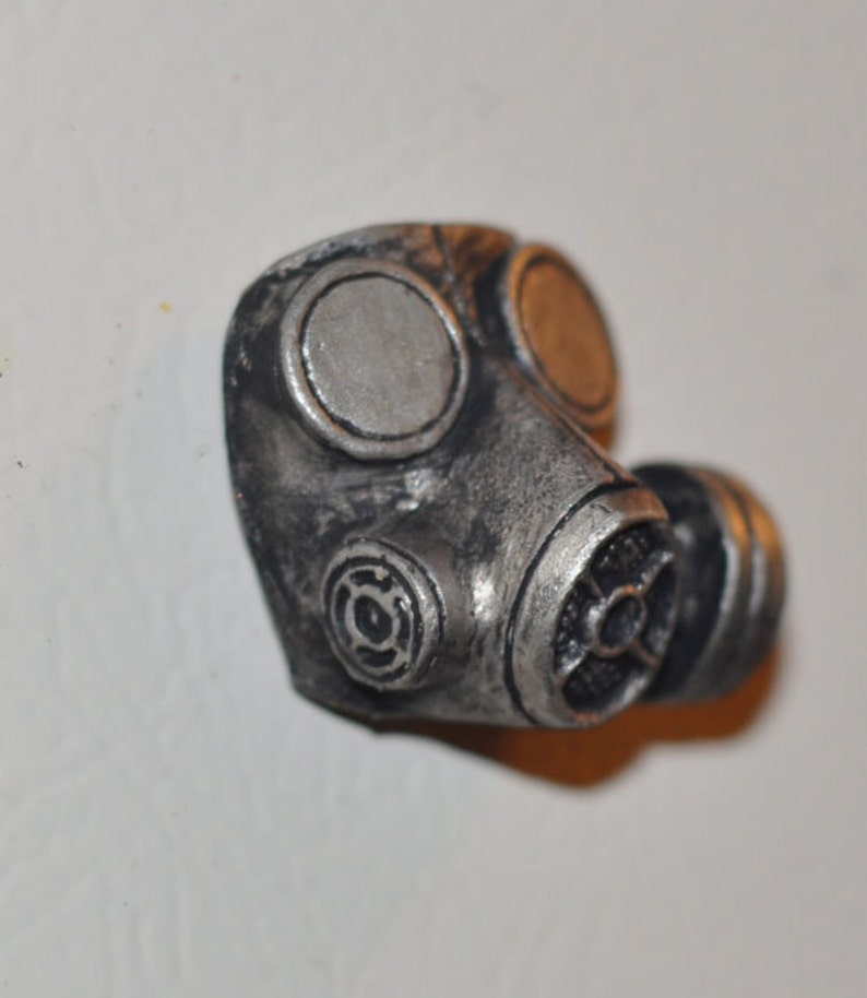 Gasmask Magnet image 2