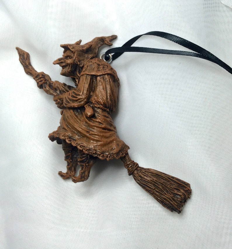 La Befana the Witch Ornament image 4