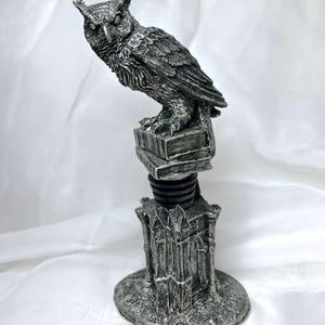 Horned Owl Winestopper image 3