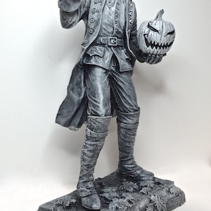 Headless Horseman Statue image 4