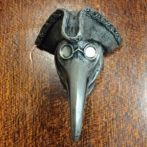 Venezianische Pestdoktor Magnet, Handbemalte Resin Skulptur | Gothic Fantasy Dekor | Pest Dr. Magnet für Fantasy und Gothic Decor