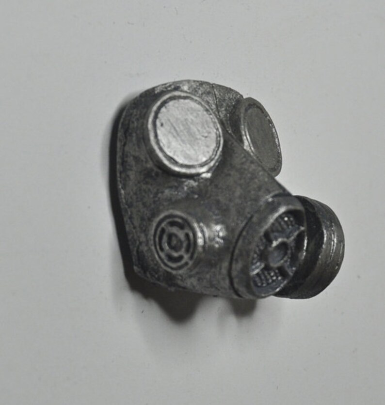 Gasmask Magnet image 4