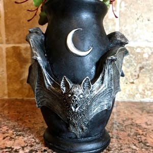 Vampire Bat Vase image 5