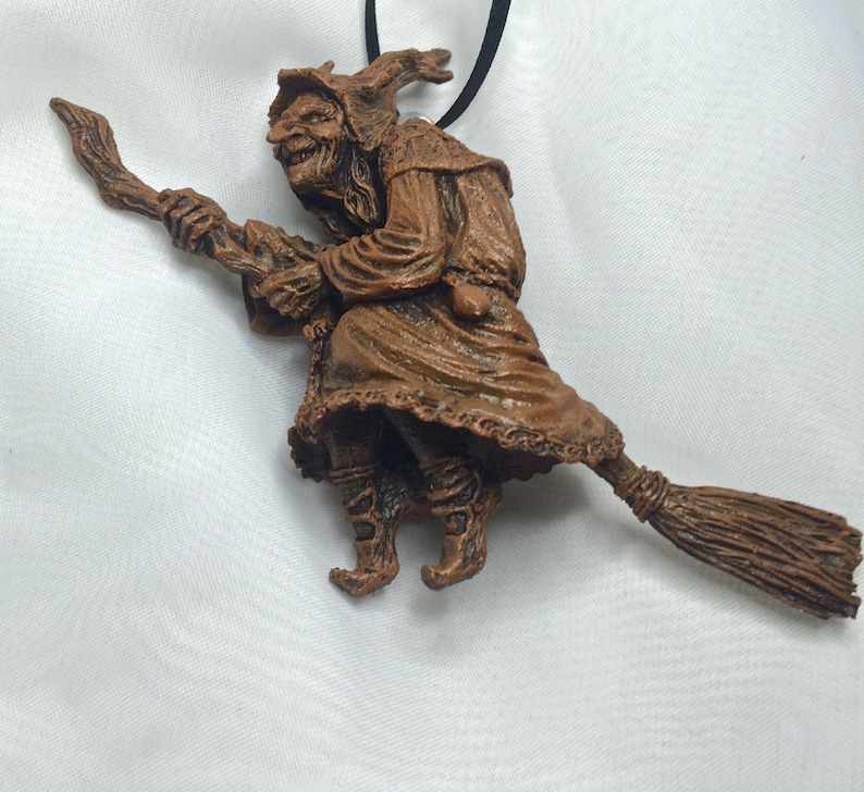 La Befana the Witch Ornament image 3