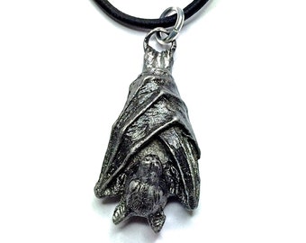 Flughund Anhänger | Gothic Halskette, Fledermaus Anhänger, Fledermaus Liebhaber Geschenk | Handgefertigter Gothic Anhänger, Vampir Schmuck, Tier Accessoire