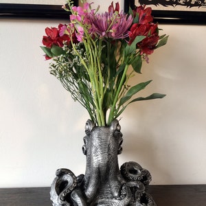 Kraken Vase, Pewter Finish image 4