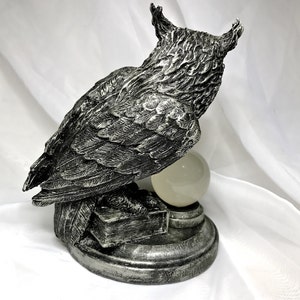 Horned Owl: Witch's Familiar Statue image 4