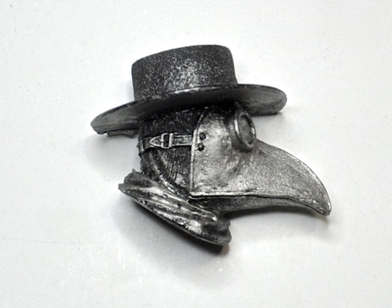 Magnete del Dottore della Peste, scultura in resina dipinta a mano / Arte medievale gotica / Magnete del Dottore della Peste per decorazioni fantasy e gotiche immagine 4