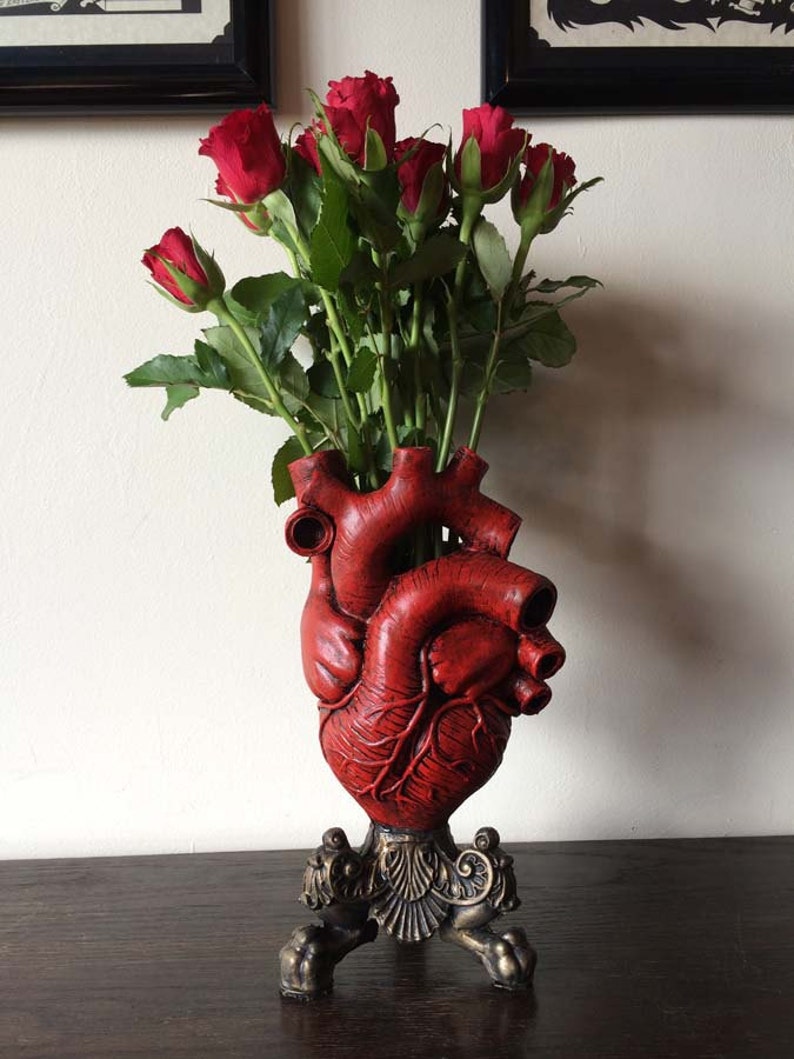 Anatomical Heart Vase Red Finish image 0