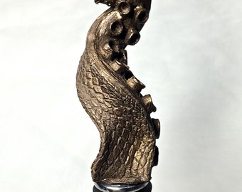 Tapón de vino con tentáculo de kraken, resina pintada a mano / Artículos de bar náuticos góticos / Tapón de botella con tentáculo de pulpo, regalo gótico para vino y bar