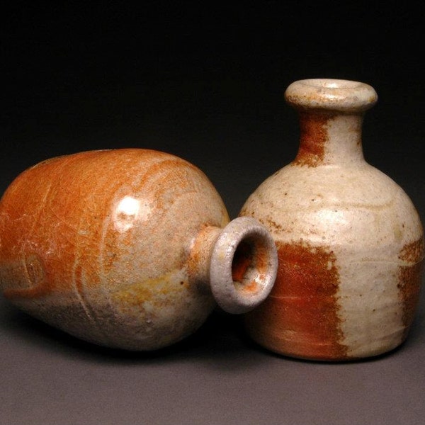 Wood-fired bud vase for ashpuffy