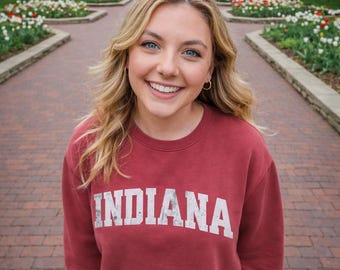 Indiana Hoosiers Rose Bowl Legace Crewneck - Pigmentgefärbtes Sweatshirt | Vintage Bogen | Indiana-inspirierte College Bekleidung