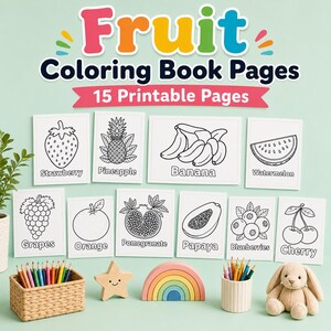 K&ouml;nnte beinhalten: Ein Set aus 15 ausdruckbaren Obst-Malbuchseiten mit schwarz-wei&szlig;en Strichzeichnungen von Erdbeeren, Ananas, Bananen, Wassermelonen, Trauben, Orangen, Granat&auml;pfeln, Papayas, Blaubeeren und Kirschen mit den jeweiligen Namen darunter.