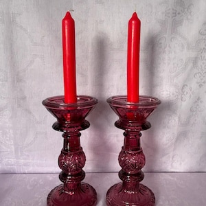 Vintage Avon 1876 Cape Cod Ruby Glass Tall Candlestick – 21.5 cm, Roman Rosette Pattern, Collectible Red Glass Decor