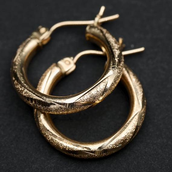 Vintage 14k Gold Hoop Earrings • Small Diamond Cut Solid Gold Hoops • Classic Minimalist Earrings