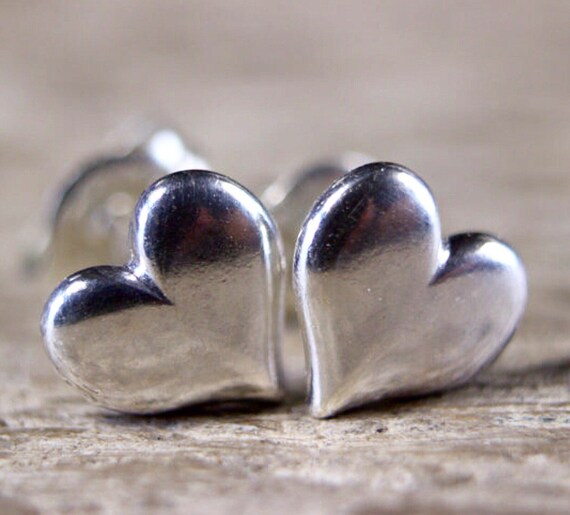 silver heart earrings studs