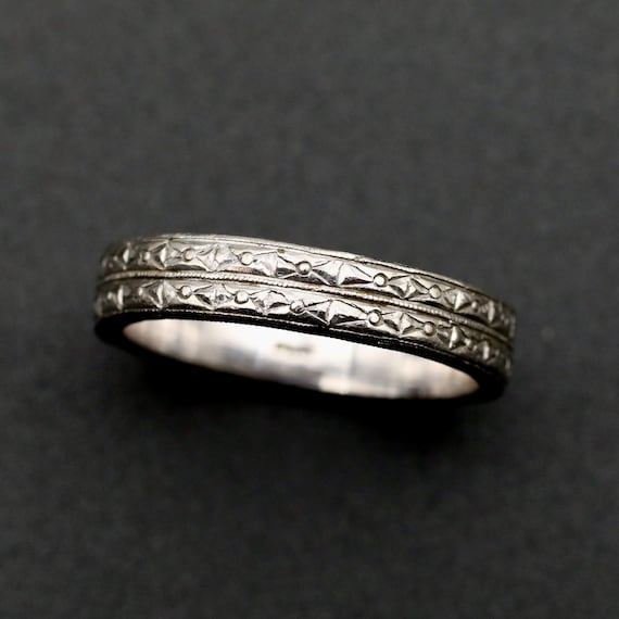 Antique Platinum Wedding Band, Engraved Edwardian Double Width Ring, Men’s or Unisex Size 9 Band