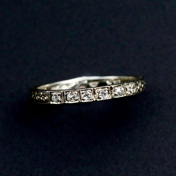 Antique Art Deco Diamond Wedding Band • 18k White Gold Engraved Ring • US Size 6