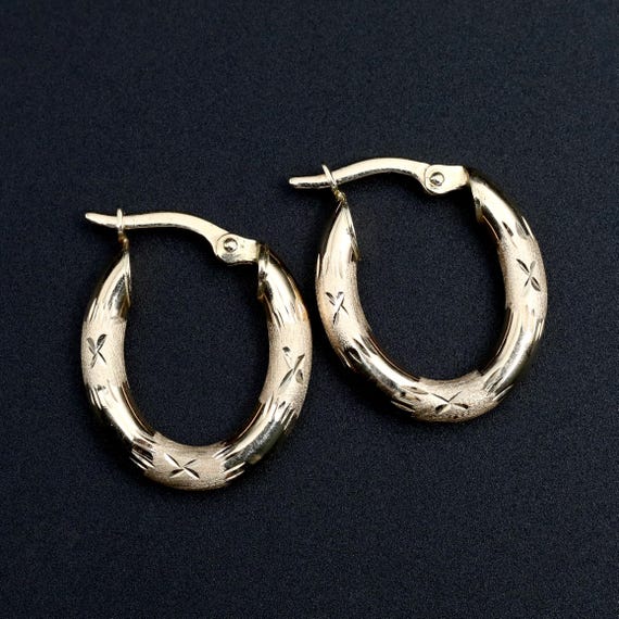 Vintage 14k Gold Hoop Earrings • Small Diamond Cut Solid Gold Hoops • Classic Minimalist Earrings