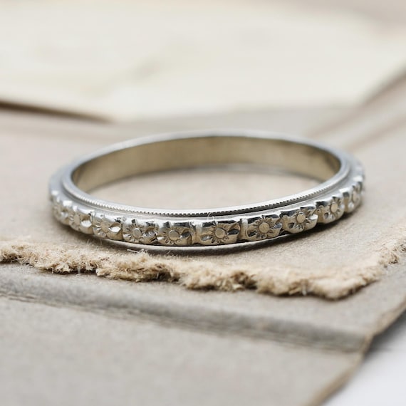 18K White Gold Wedding Band | Vintage Art Deco Orange Blossom Floral Ring | Engraved Antique Band Size 7