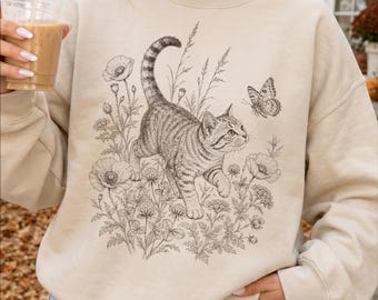 Felpa Cozy Season, regali per amanti dei gatti, maglietta con stampa floreale, abbigliamento cottagecore, regalo per amanti della natura, maglietta con farfalle da giardino primaverile