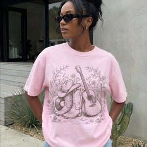 Countrymusik-T-shirt, western-outfit-T-shirt, konsertkväll-T-shirt, cowboystöveltopp, resa till Nashville-present bild 7