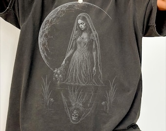 Maglietta Dark Romance, maglietta di Halloween, moda autunnale, maglietta horror, abbigliamento gotico, dark cottagecore, maglietta stagione spettrale, maglietta colori comfort