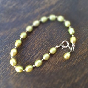 Pearl Bracelet - Green Jewelry - Gemstone Jewellery - Beaded - Sterling Silver - Fashion