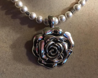 Pearl Necklace - Silver Jewelry - White Gemstone Jewellery - Flower Pendant - Beaded - Wedding - June Birthstone - Handmade - Gift - Carmal