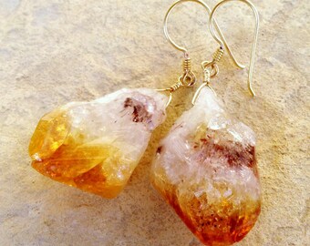 Ruwe oorbellen citrien - gele citrien sieraden - geboortesteen november - 14 kt gold filled sieraden - edelsteen - goudklompje - grof (TBM)