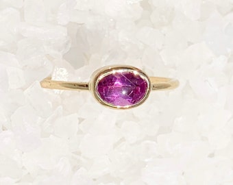 Pink garnet and solid 18k gold ring