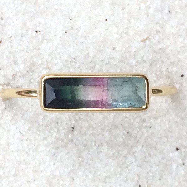 Watermelon tourmaline and solid 18k gold horizon ring