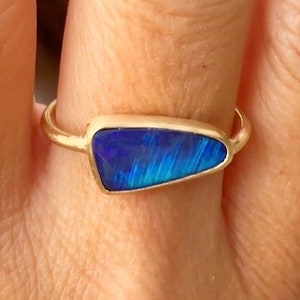 Huge flash blue Boulder opal and solid 22k gold ring image 3
