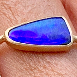 Huge flash blue Boulder opal and solid 22k gold ring image 4