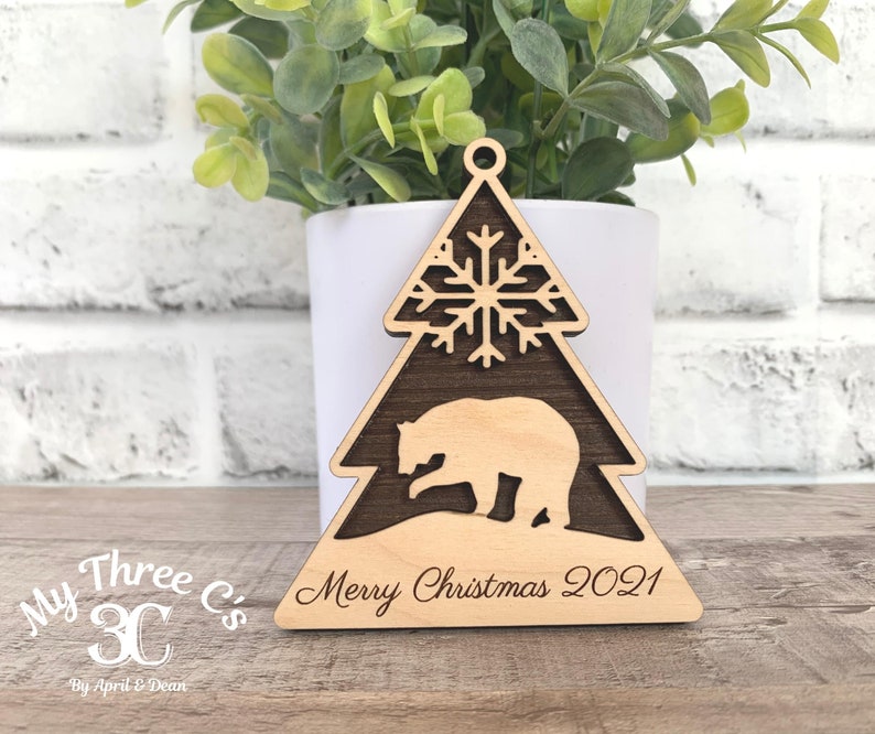 Adorno de árbol de Navidad de animales del bosque / Ciervo / Oso / Lobo / Alce / Decoración navideña / Personalizado / Adorno navideño / Grabado con láser 2. Bear