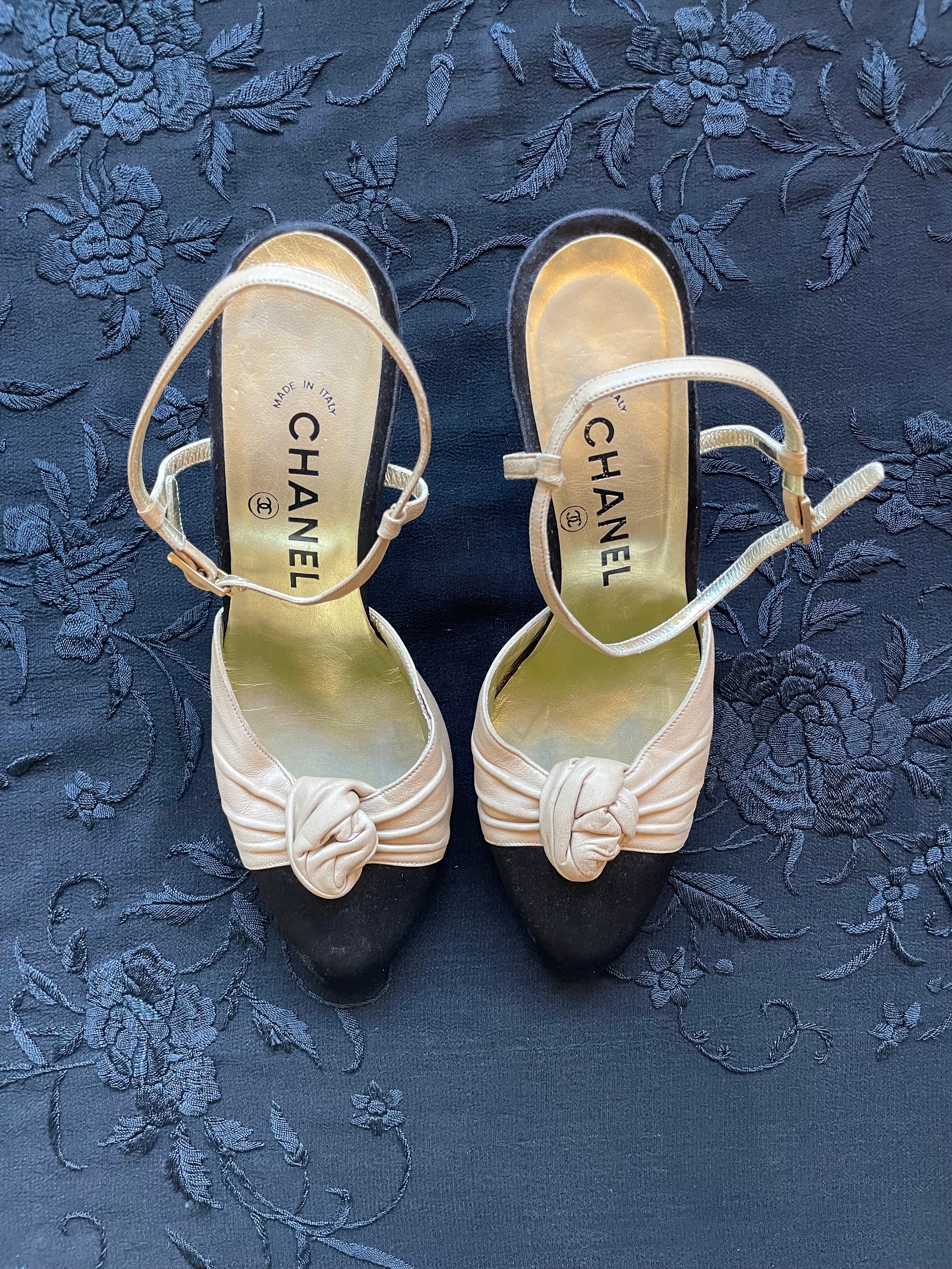 Chanel heels with pearl deals