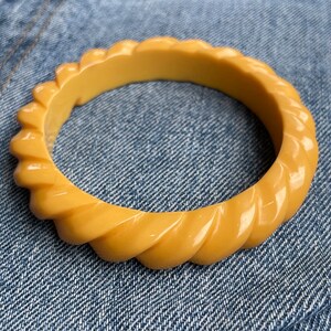 1930s Carved Bakelite Bangle