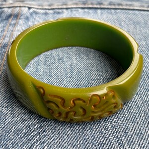 1930s Carved Bakelite Bangle