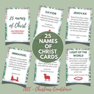 Può includere: Una collezione di biglietti di Natale a tema religioso. Ogni biglietto presenta un nome di Cristo, una scrittura correlata ed elementi decorativi. I biglietti fanno parte di un conto alla rovescia natalizio LDS, con il testo "25 Nomi delle Carte di Cristo".