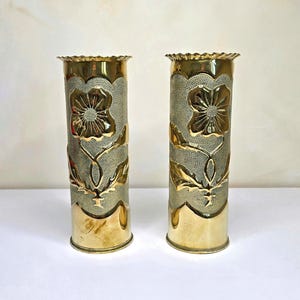 Paar messing vazen 1917 - Loopgravenkunst - 75 mm Franse granaathulzen - Militaire volkskunst - Eerste Wereldoorlog