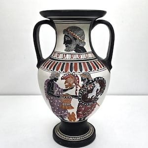 Handgjord grekisk amforavas - Dekoration i svart figurstil - Hoplitkrigarscen - Handgjord keramik 27 cm - Grekiskt hantverk