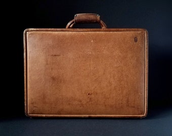 Vintage Hartmann briefcase, belting leather hard briefcase, combination lock, bakelite feet, caramel leather briefcase