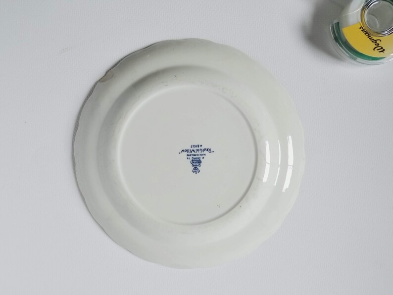 A8025 luncheon 8.5 plate Blue Willow Booths England Real Old Willow blue transferware plate