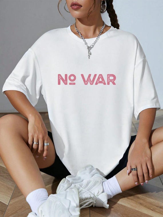 No War text graphic T-Shirt | Peace message, pink distressed lettering | RoyalClothingParis