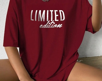 Limitierte Auflage Shirt, Minimalistisches Typografie T-Shirt, Streetwear Grafik Top, Edgy Ästhetisches Tshirt, Cooler Geschenk Shop Name: RoyalClothingParis