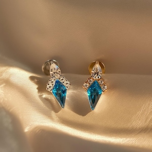 Rhombus Crystal Cartilage Earring - Internally Threaded - Titanium Stud - Helix Conch Tragus Piercing Jewelry - 16G ss