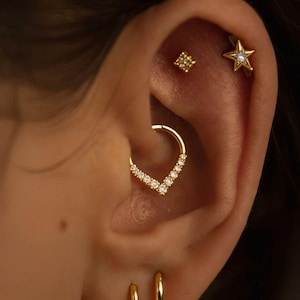 Teardrop CZ Cartilage Earring, Titanium Septum Clicker, Helix Conch Tragus Piercing Jewelry, Dainty Ear Stack, 16G, Body Jewelry