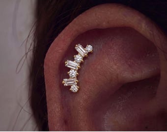 Pendiente de hélice con pluma de titanio F136, circonita cúbica baguette 16G, piercing de cartílago 18G, elegante joyería de barra curva, pendiente apilable para la oreja, regalo para ella
